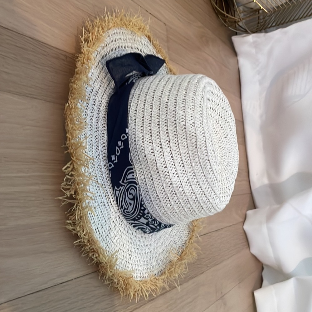 Hat - Picture 4 of 5